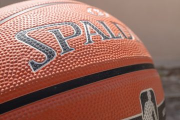 découvrez tout sur la nba, la ligue de basketball la plus prestigieuse au monde. suivez les matchs, les statistiques des joueurs, les actualités des équipes et vivez la passion du basketball à son meilleur.