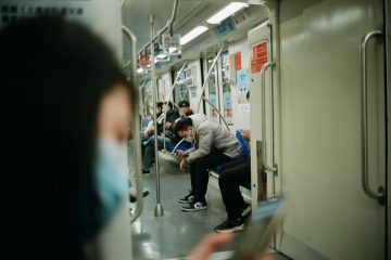 incident de coup de couteau dans le métro : informations sur l'événement, les circonstances et les mesures de sécurité prises.